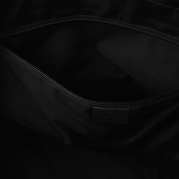 GUCCI Black Leather Shoulder Bag - Picture 7 of 16